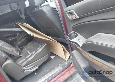 2020 GMC Yukon Xl 2Wd Denali z USA, uszkodzony, nr VIN 1GKS1HKJ2LR215720